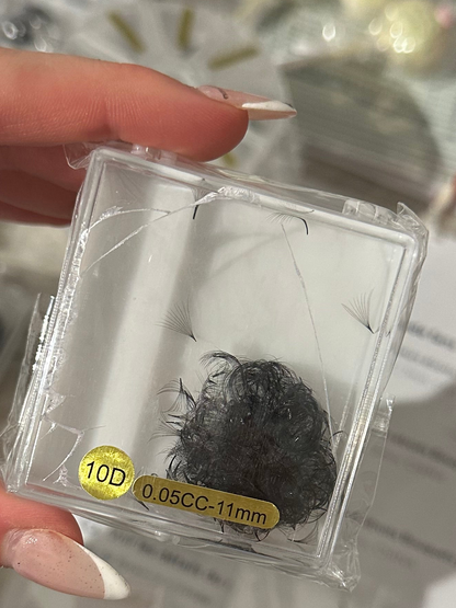 Bouquet de cils préfaits (boîtier endommagé)